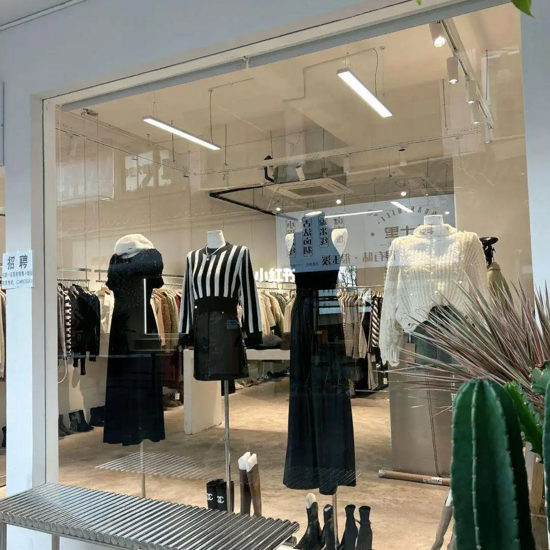 服装店网红店装修风格(2020网红服装店装修)