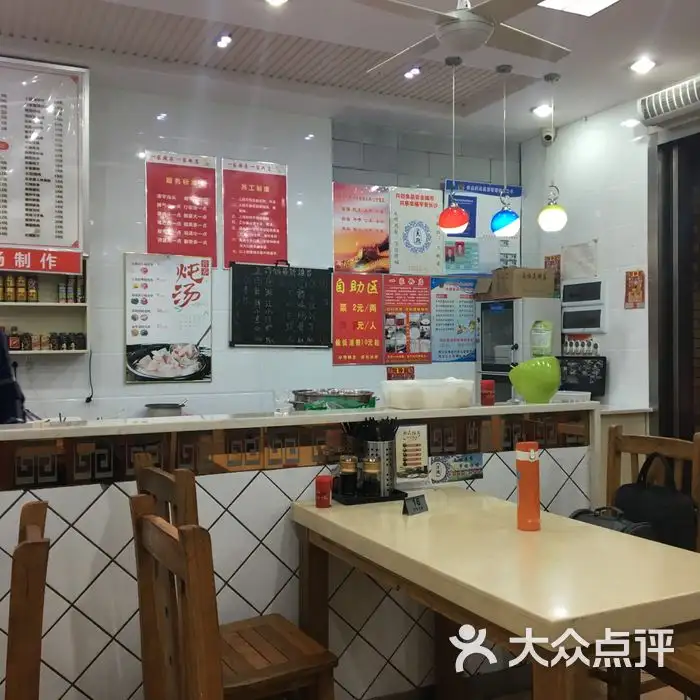 粉店厨房装修效果图(粉店厨房小该如何装修)